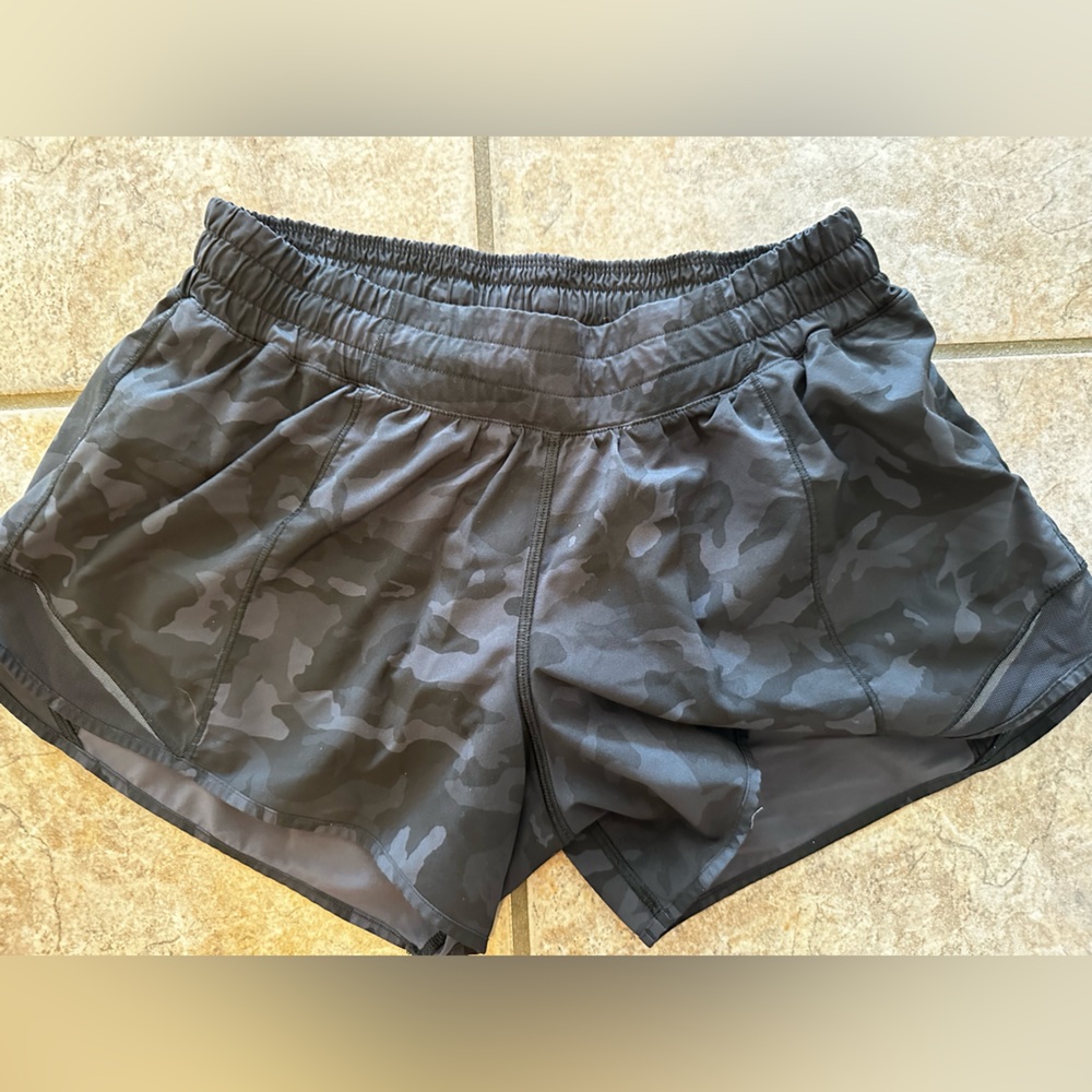 Lululemon hotty hot 4” camo